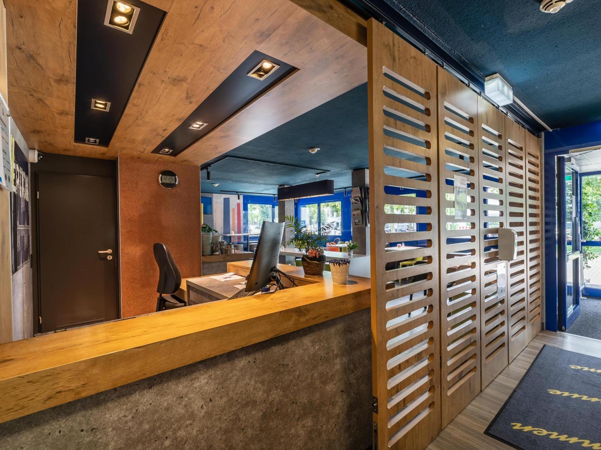 B&B Hotel Koeln-Porz Екстериор снимка