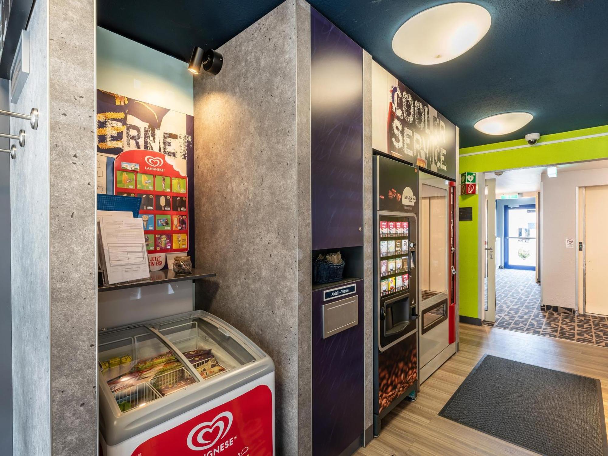 B&B Hotel Koeln-Porz Екстериор снимка